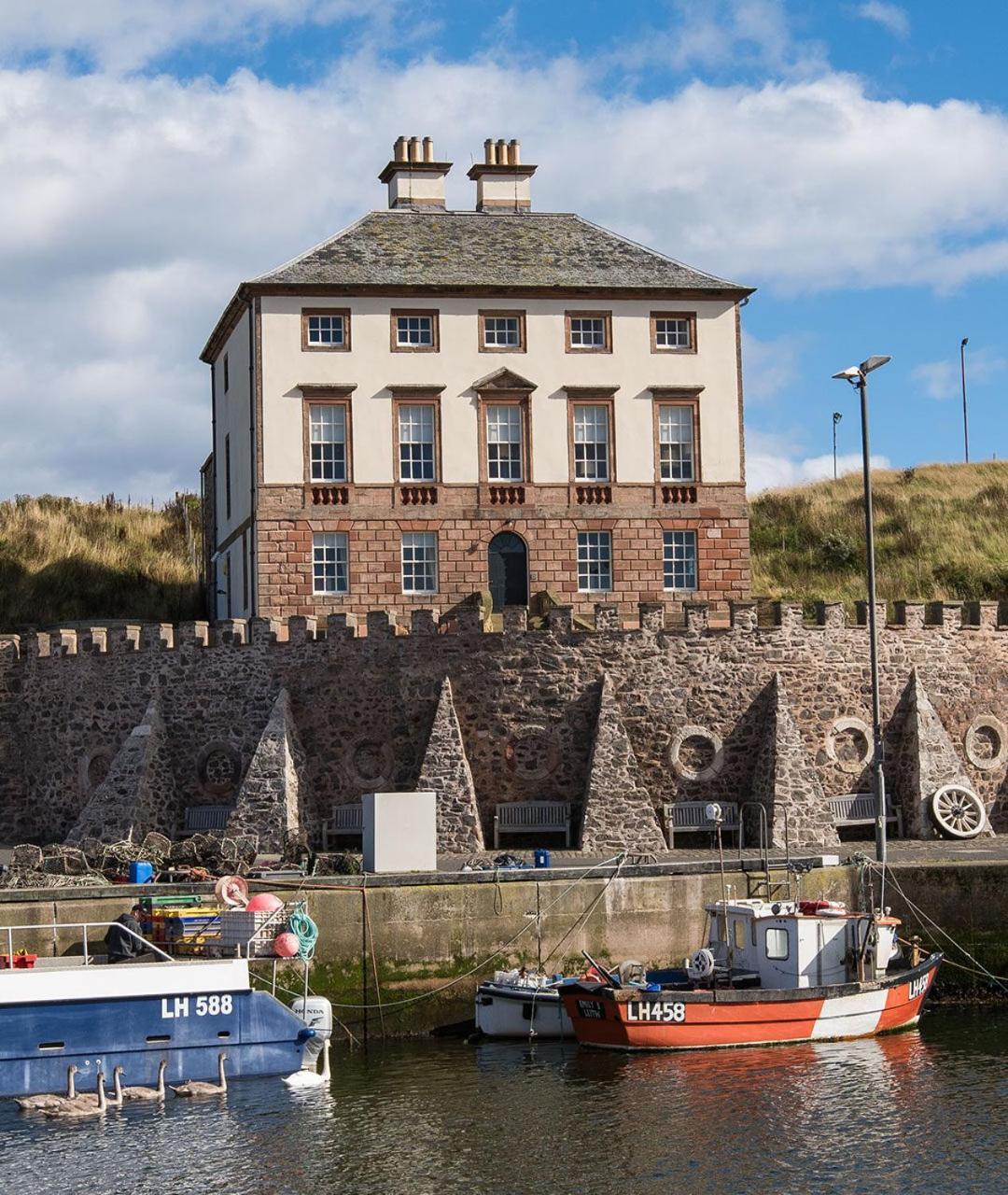 Merchant'S House - Large Two Floor Apartment!! Sleeps Up To 11 People, First Floor Available Separately, Sleeping 2 People At A Reduced Rate!!! Eyemouth Luaran gambar